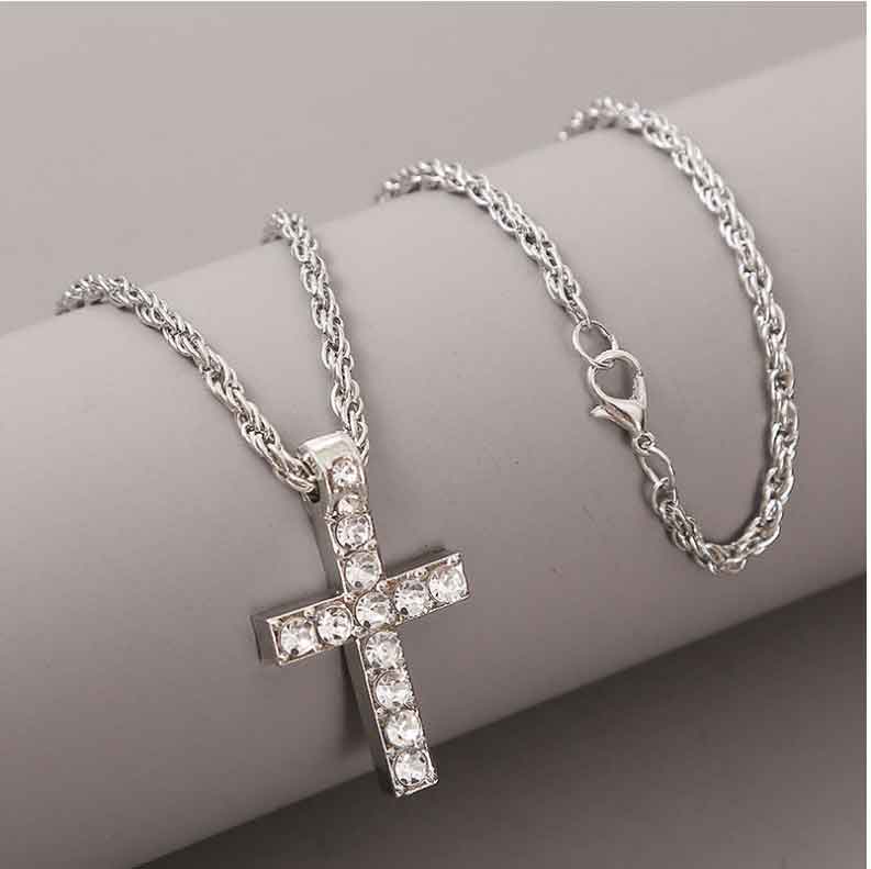 Cadena en cruz con imitaciones de diamante unisex