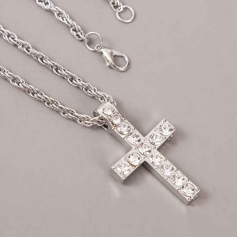 Cadena en cruz con imitaciones de diamante unisex