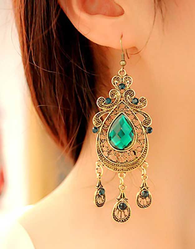 Aretes colgantes de borla vintage con piedra de cristal verde de gota de agua