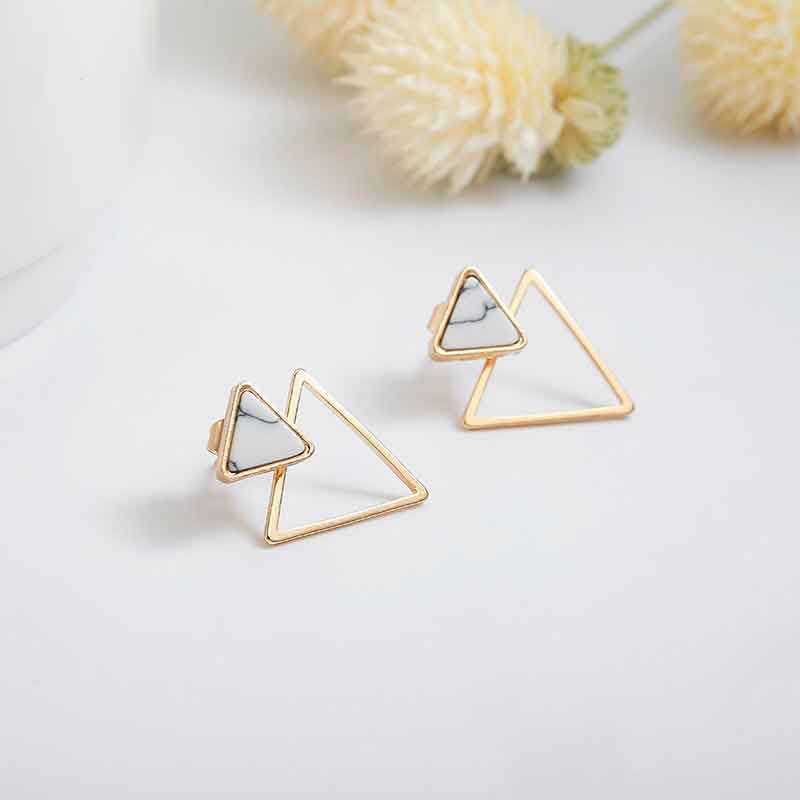 Pendientes dorados triangulares - Imagen 6