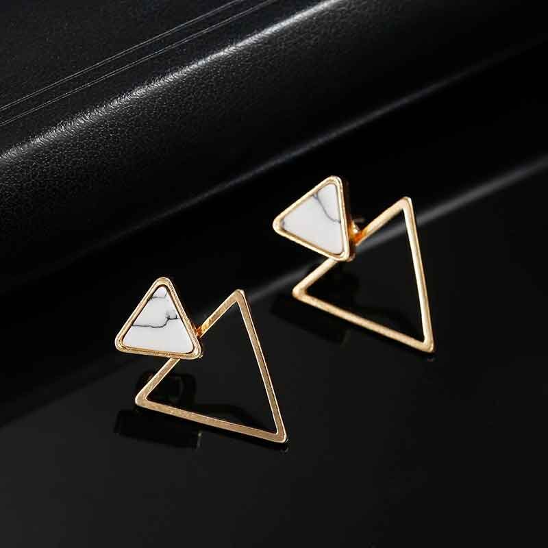 Pendientes dorados triangulares