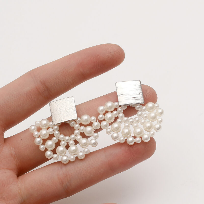 Aretes de perlas festoneadas tejidas a mano con perlas