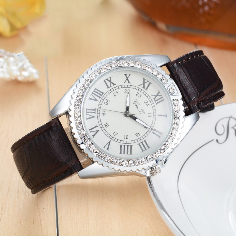 Reloj casual para mujer con correa en cuero