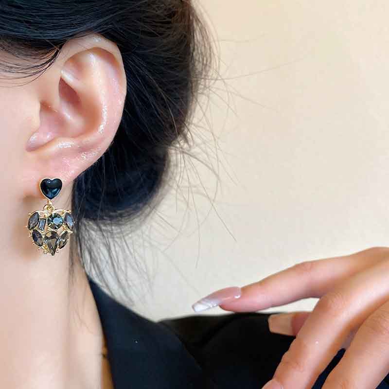 Pendientes de botón con forma de corazón y aguja de plata